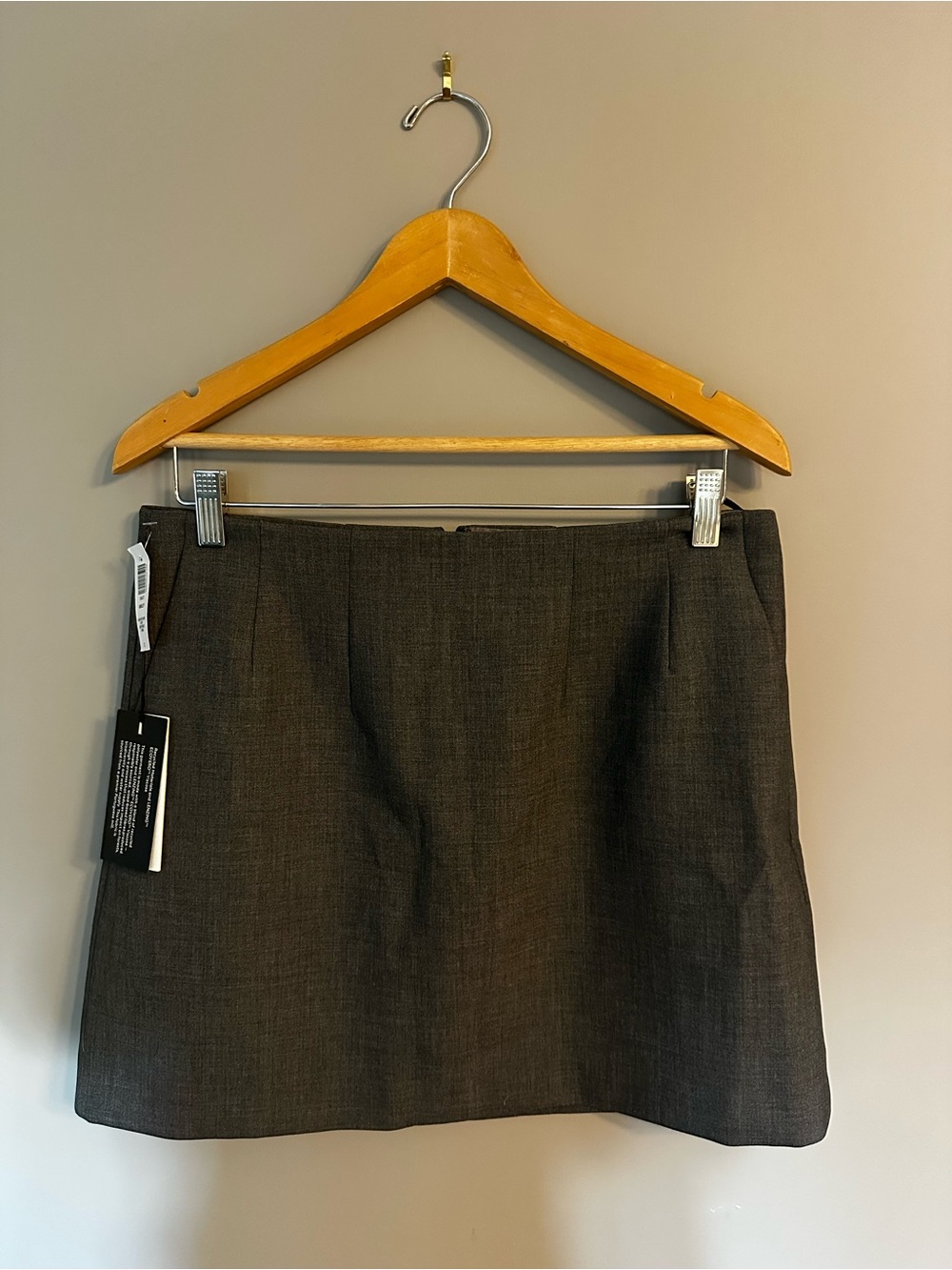 NWT Babaton Kinsley Charcoal Straight Mini Skirt